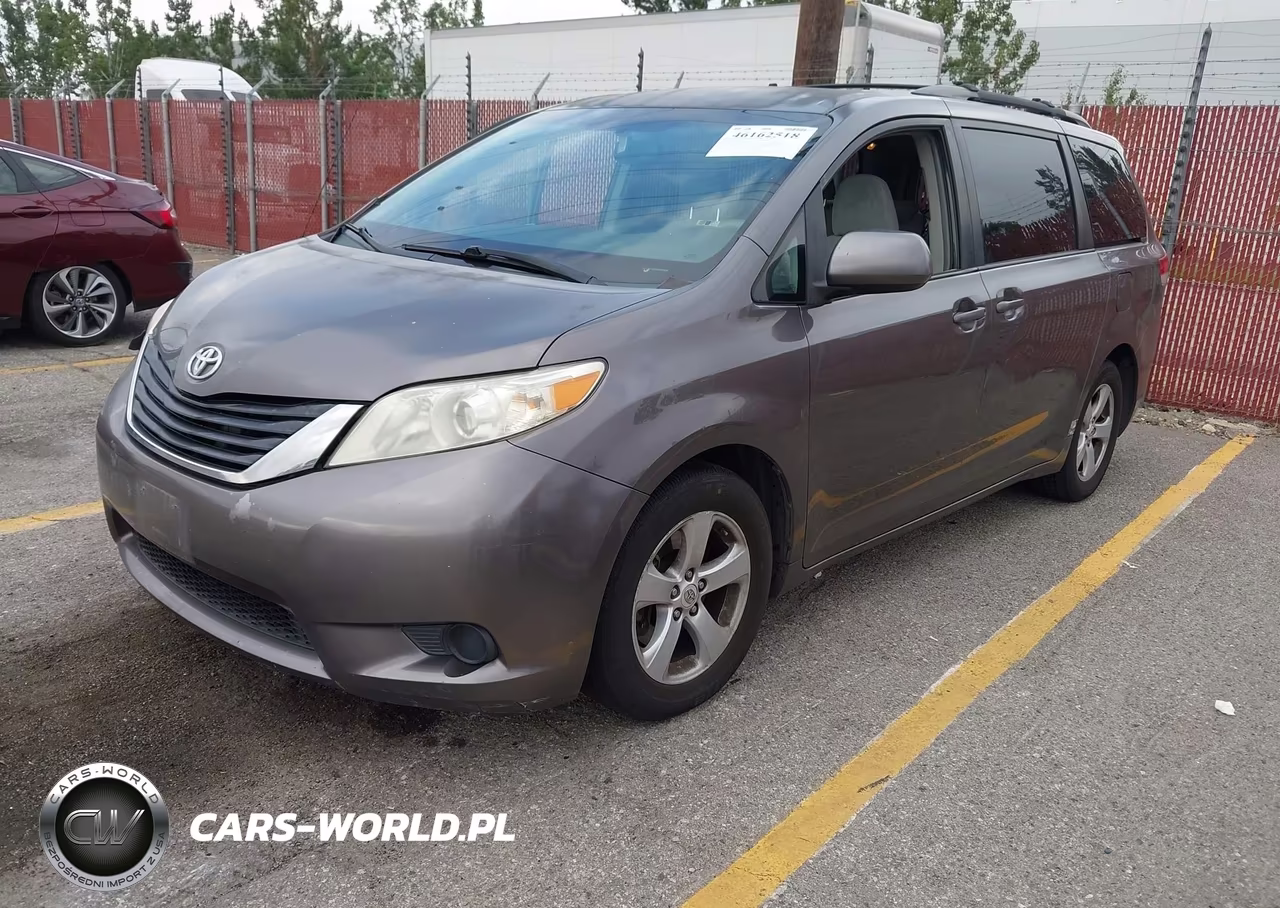 2012 Toyota Sienna Le V6 8 Passenger VIN:5TDKK3DC7CS218298 - 2