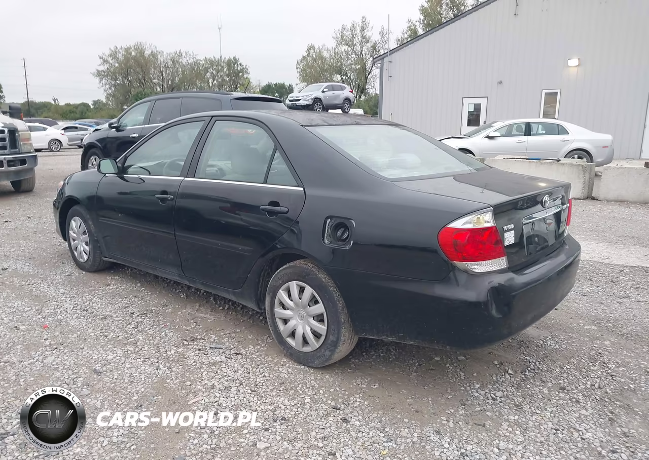 2005 Toyota Camry Le VIN:4T1BE32K45U063785 - 3