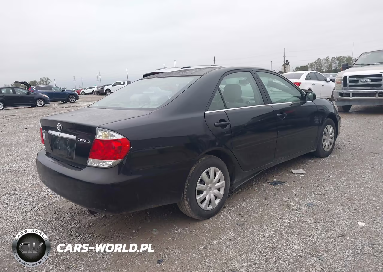 2005 Toyota Camry Le VIN:4T1BE32K45U063785 - 4