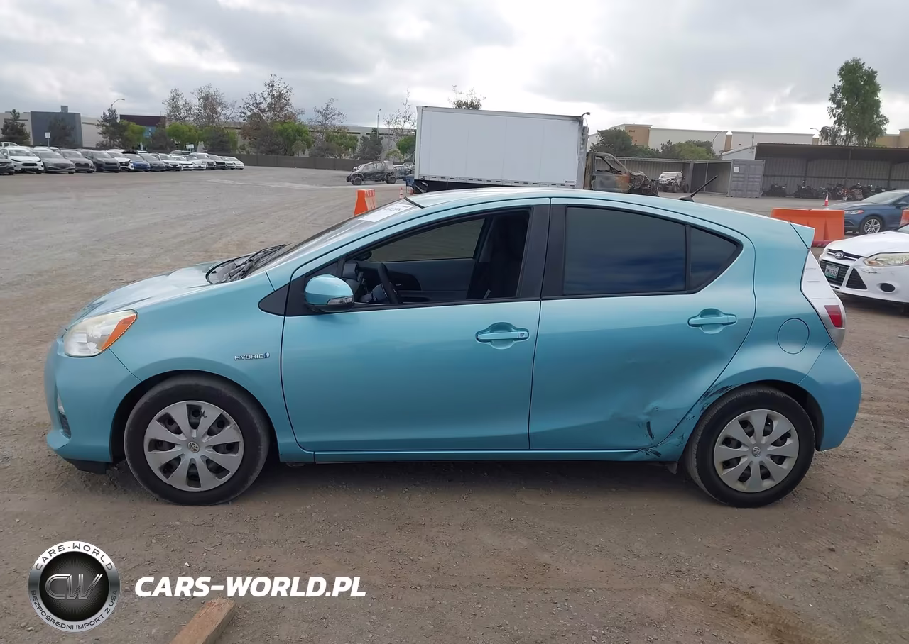 2014 Toyota Prius C Two VIN:JTDKDTB39E1062889 - 14
