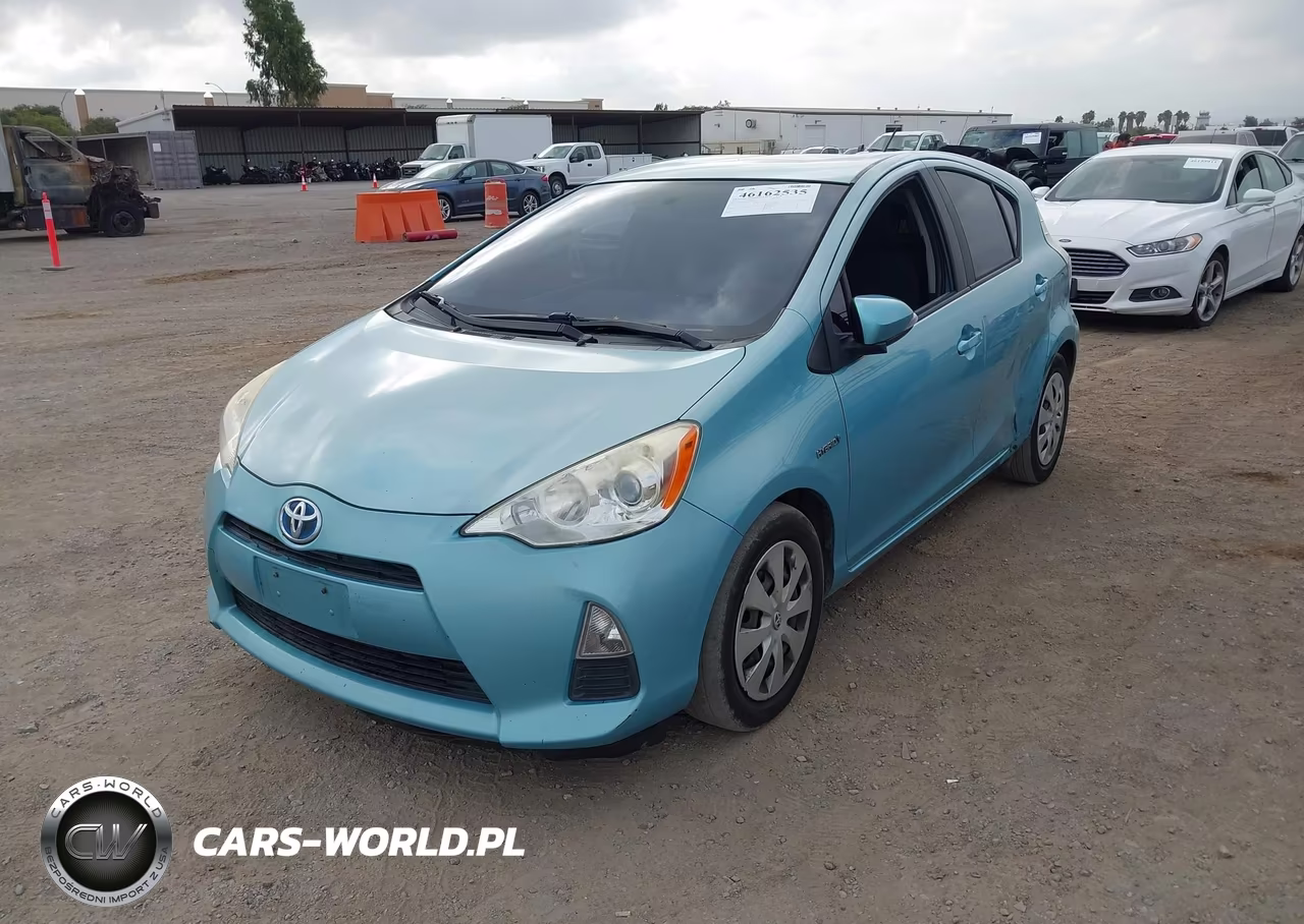 2014 Toyota Prius C Two VIN:JTDKDTB39E1062889 - 6