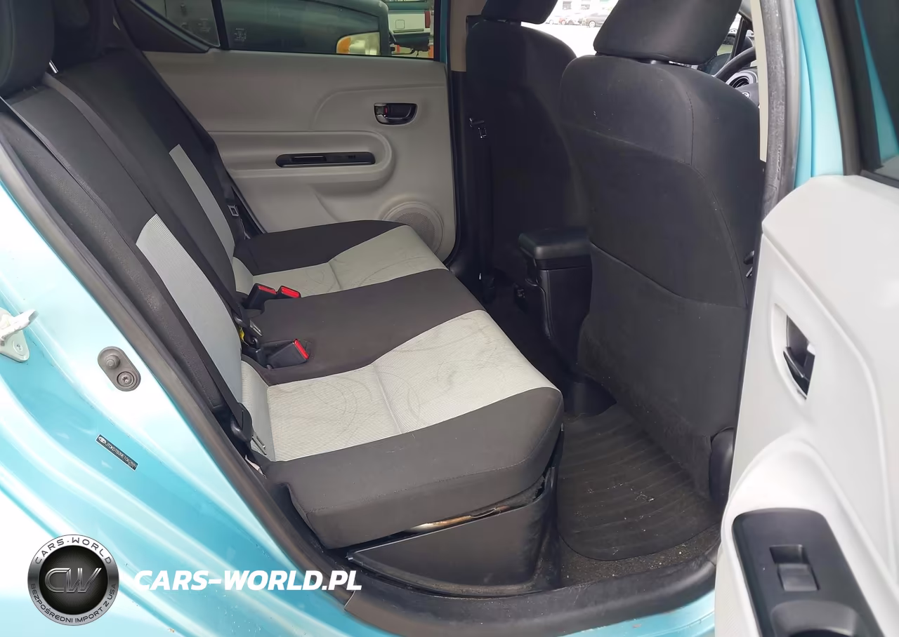 2014 Toyota Prius C Two VIN:JTDKDTB39E1062889 - 8