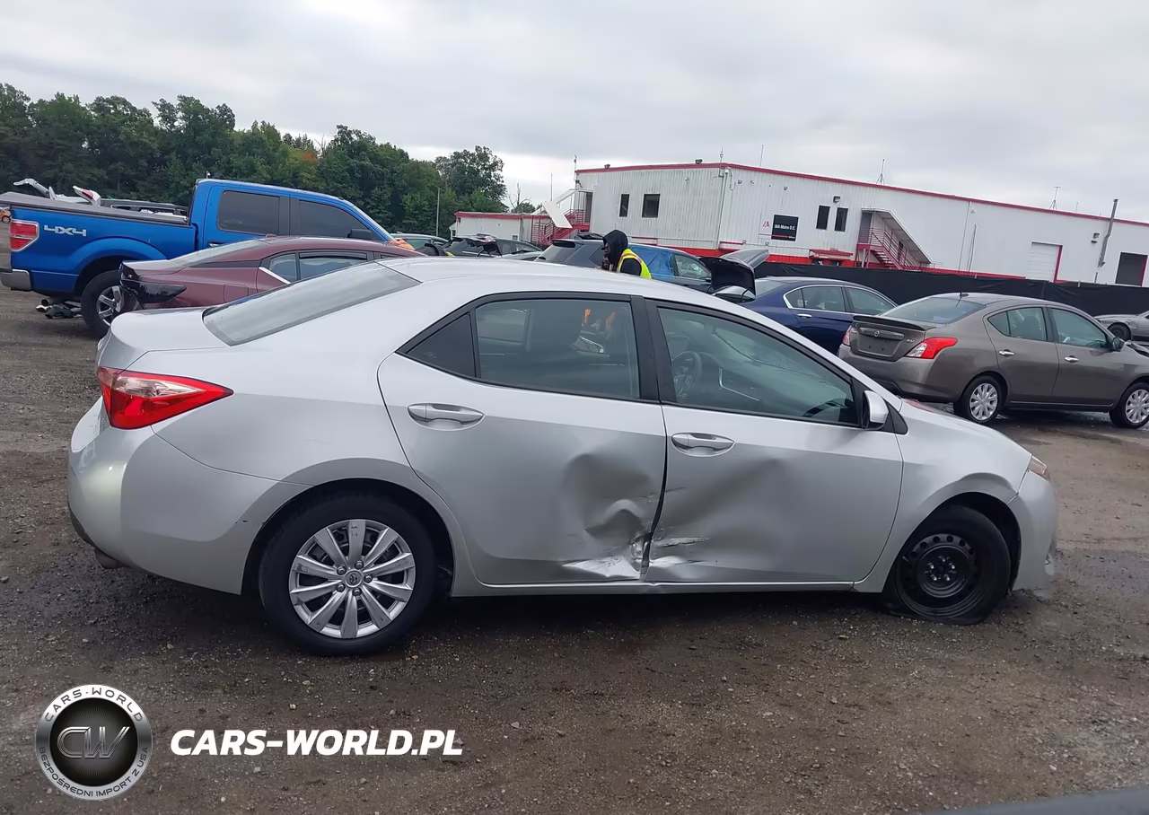 2018 Toyota Corolla Le VIN:2T1BURHE7JC987995 - 13