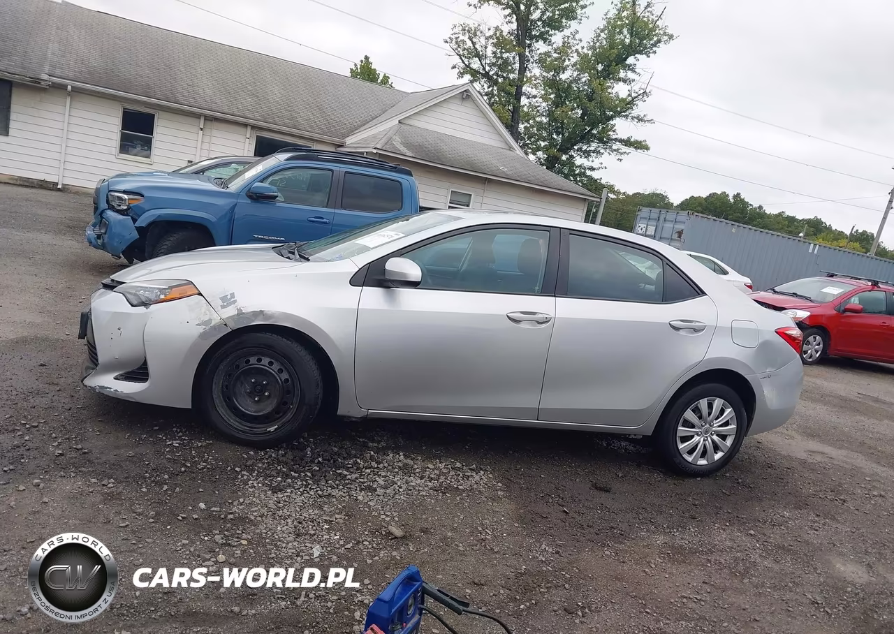2018 Toyota Corolla Le VIN:2T1BURHE7JC987995 - 14