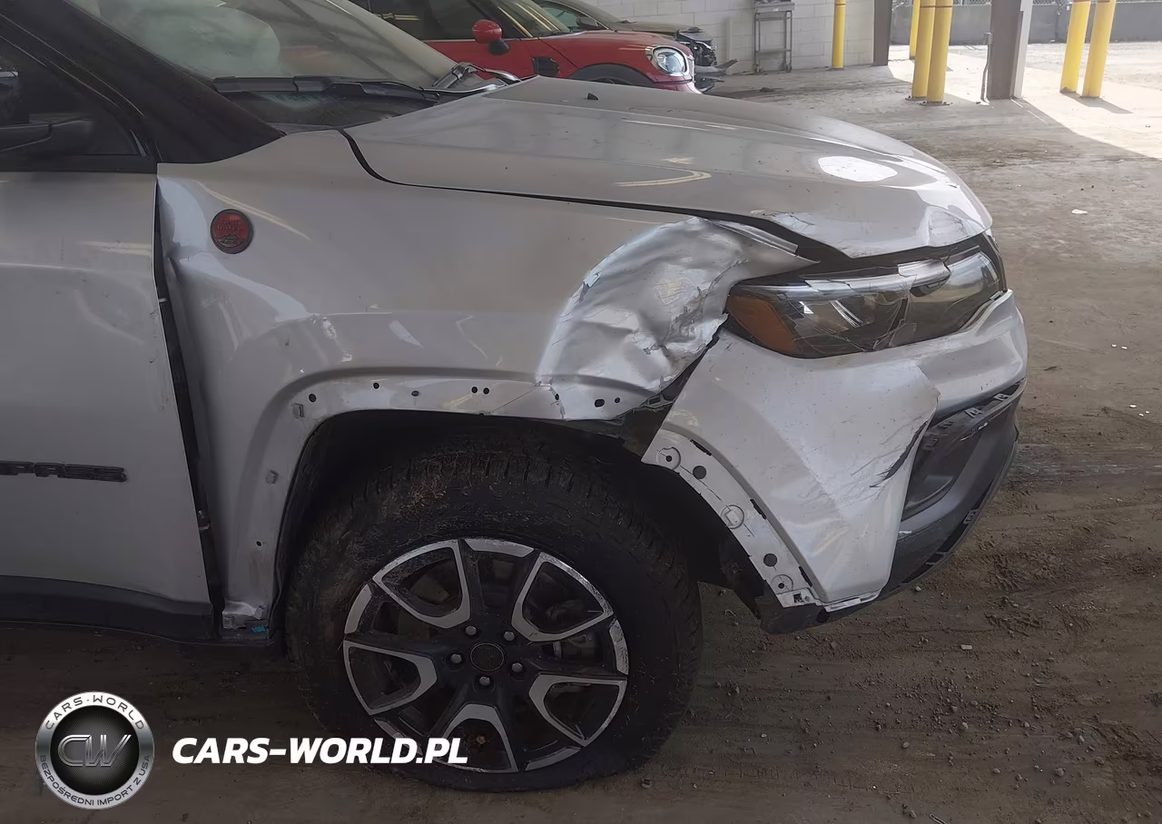 2025 Jeep Compass Trailhawk 4X4 VIN:3C4NJDDN3ST533188 - 6