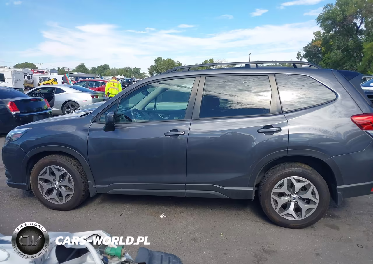 2024 Subaru Forester Premium VIN:JF2SKADC4RH438128 - 14