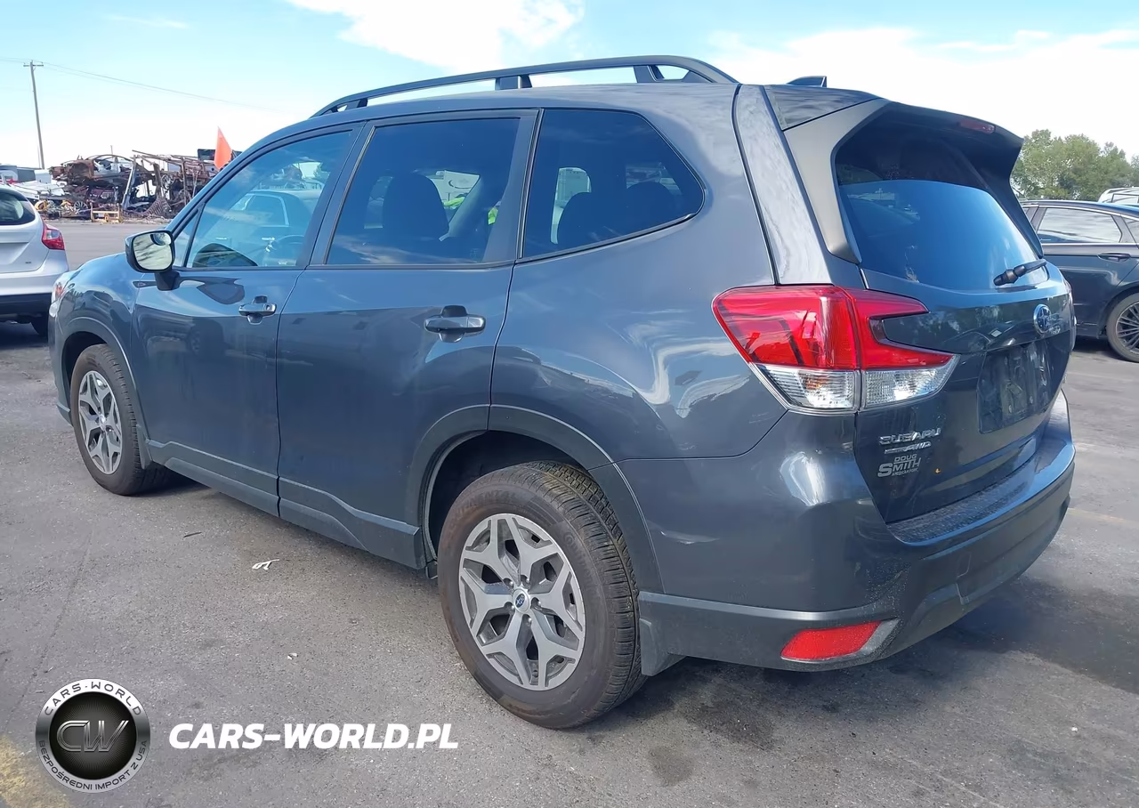 2024 Subaru Forester Premium VIN:JF2SKADC4RH438128 - 3
