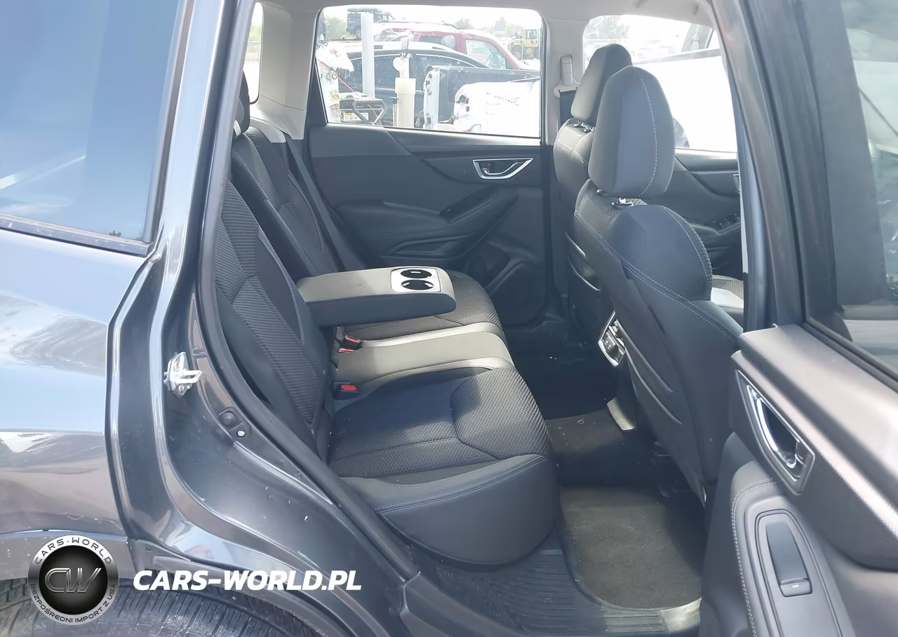 2024 Subaru Forester Premium VIN:JF2SKADC4RH438128 - 8