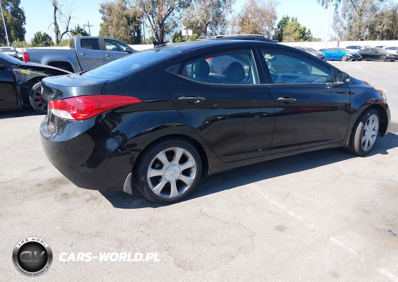 2013 Hyundai Elantra Limited VIN:KMHDH4AE4DU621036 - 4