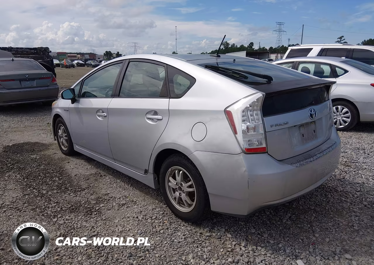 2011 Toyota Prius Four VIN:JTDKN3DU7B0302784 - 3