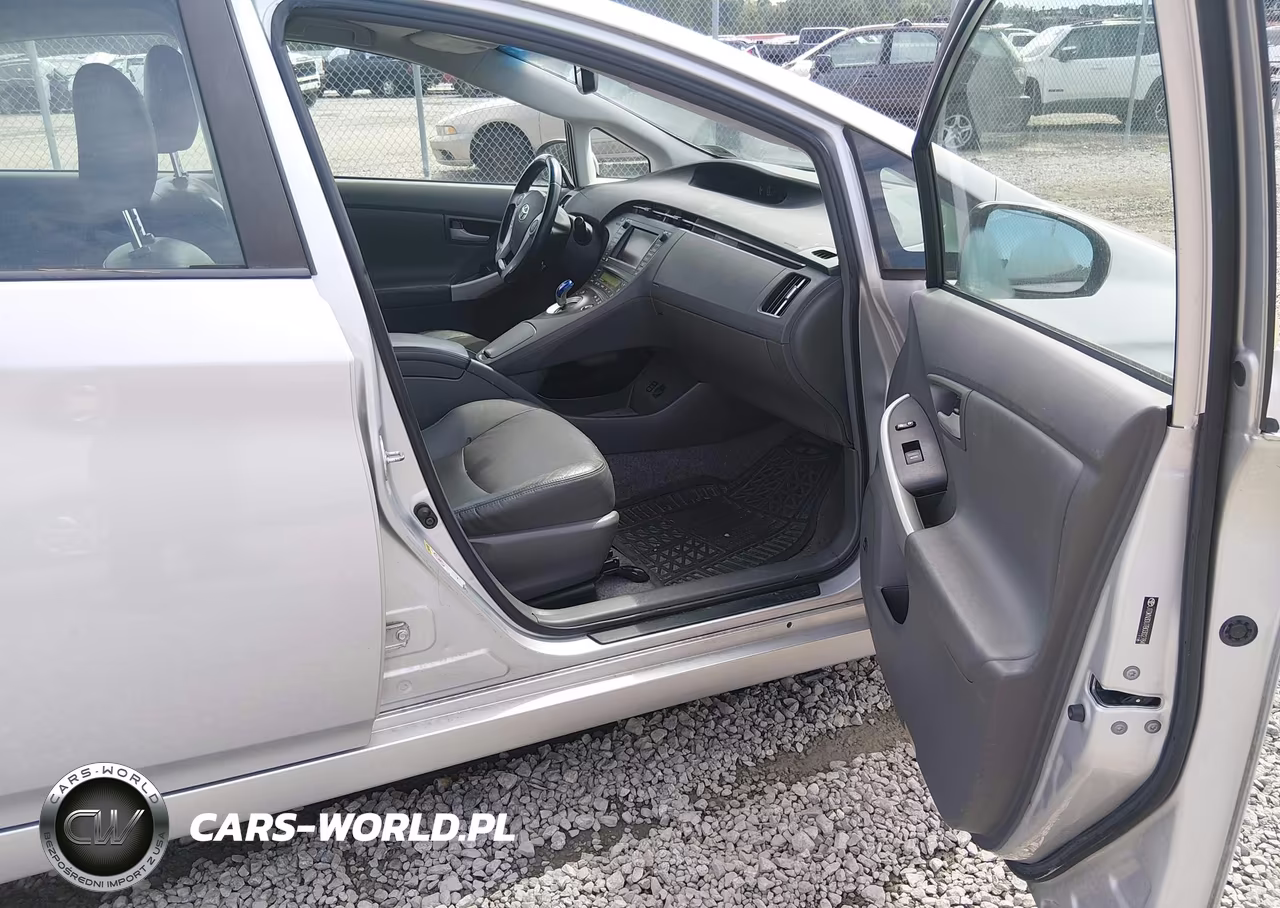 2011 Toyota Prius Four VIN:JTDKN3DU7B0302784 - 5