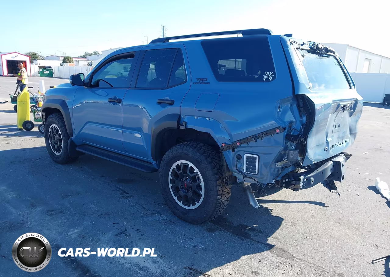 2025 Toyota 4Runner Trd Off Road Premium VIN:JTEVA5BR6S5048941 - 3