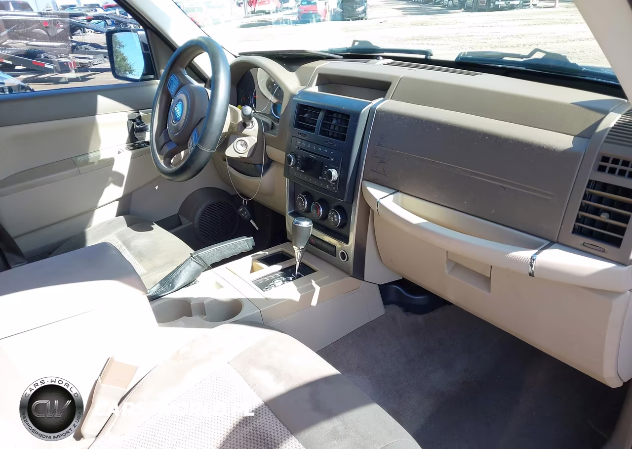 2011 Jeep Liberty Sport VIN:1J4PP2GK3BW584904 - 5