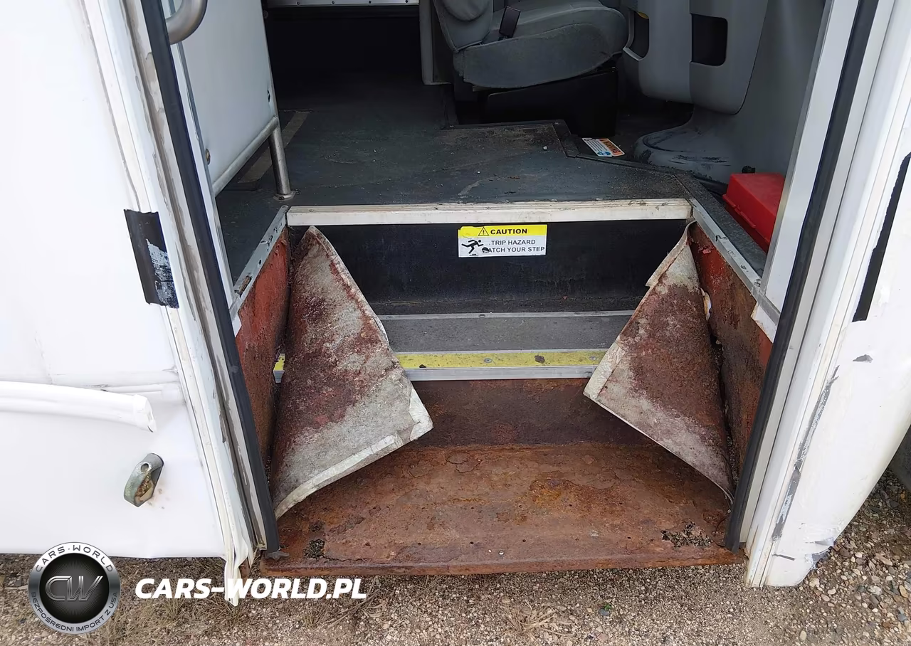 2017 Ford E-350 Cutaway VIN:1FDEE3FS0HDC19297 - 22