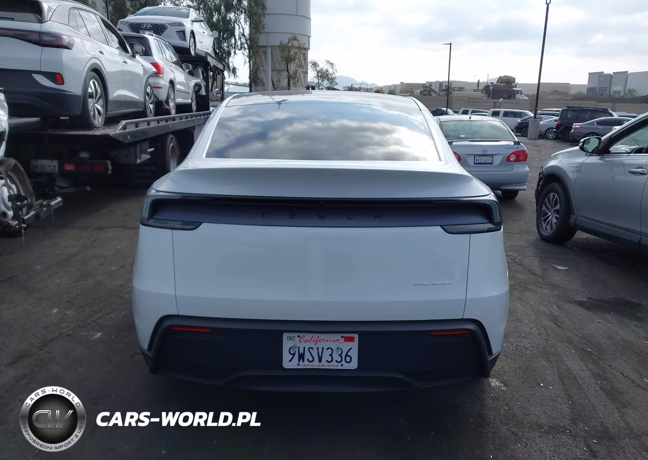 2026 Tesla Model Y All-Wheel Drive-Long Range Launch Series-Premium All-Wheel Drive VIN:7SAYGDEE0TF462965 - 16