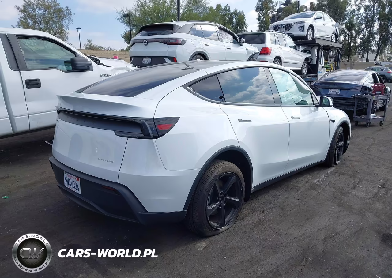 2026 Tesla Model Y All-Wheel Drive-Long Range Launch Series-Premium All-Wheel Drive VIN:7SAYGDEE0TF462965 - 4