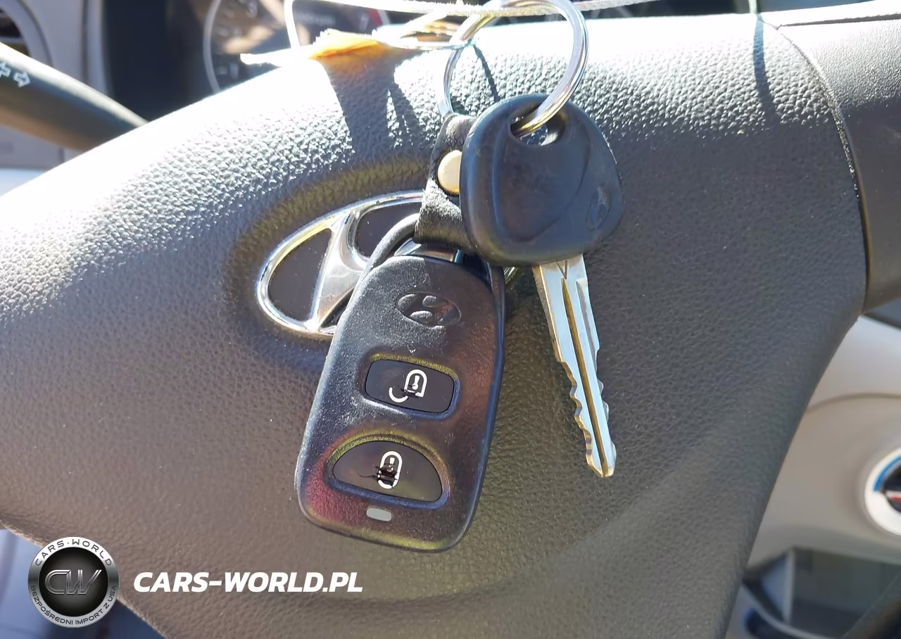 2007 Hyundai Accent Gls VIN:KMHCN46CX7U128753 - 11