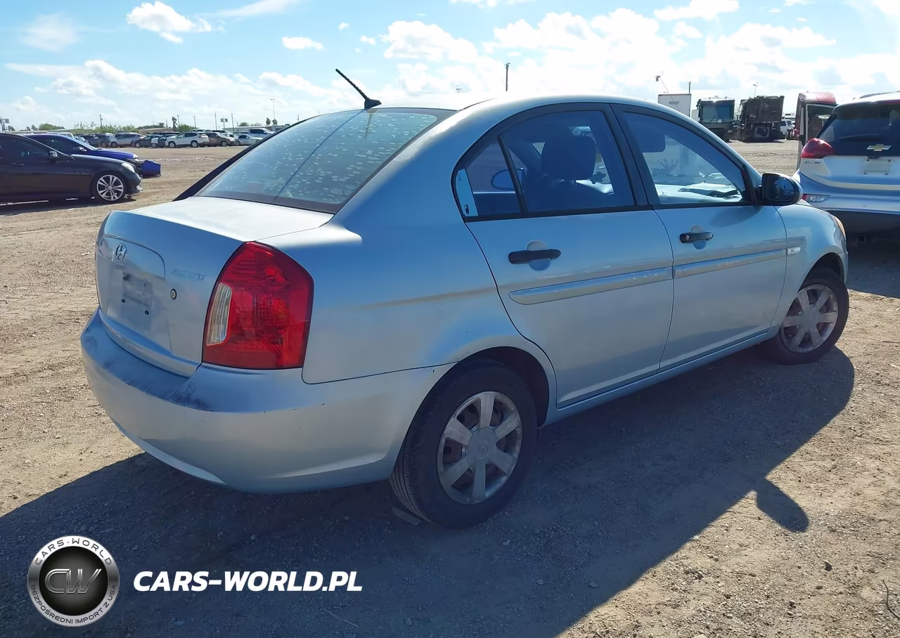 2007 Hyundai Accent Gls VIN:KMHCN46CX7U128753 - 4