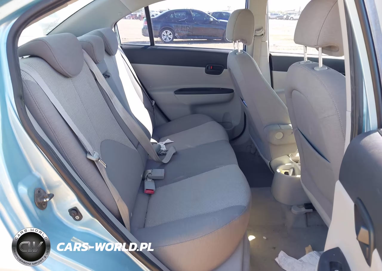 2007 Hyundai Accent Gls VIN:KMHCN46CX7U128753 - 8
