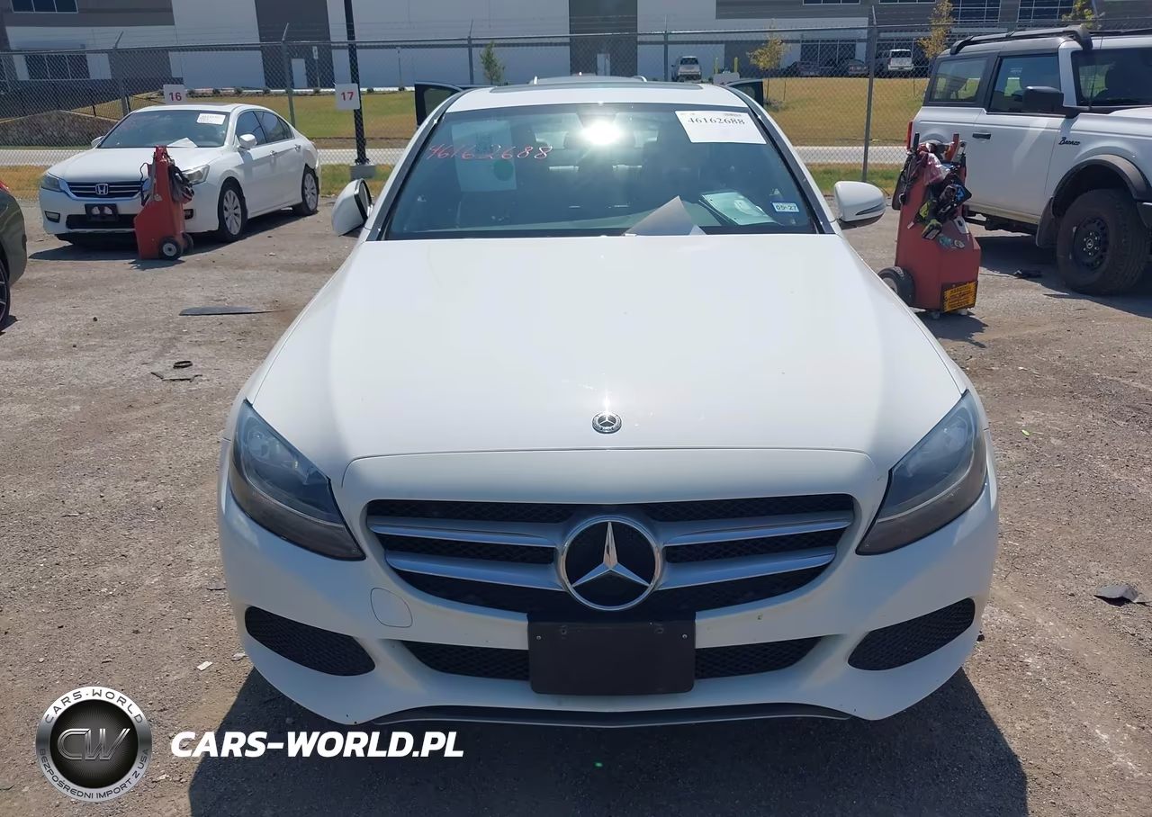 2018 Mercedes-Benz C 300 VIN:55SWF4JB2JU248882 - 12
