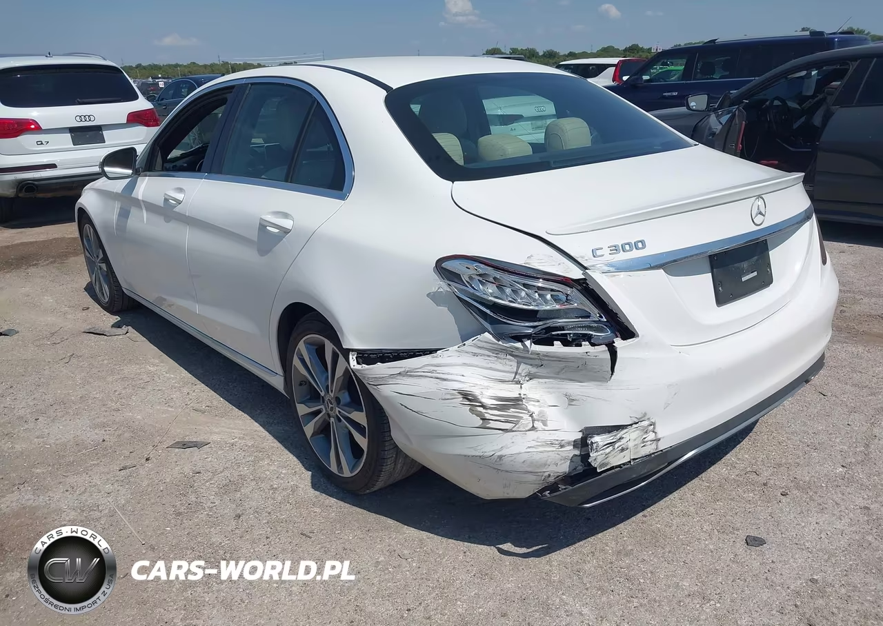 2018 Mercedes-Benz C 300 VIN:55SWF4JB2JU248882 - 3