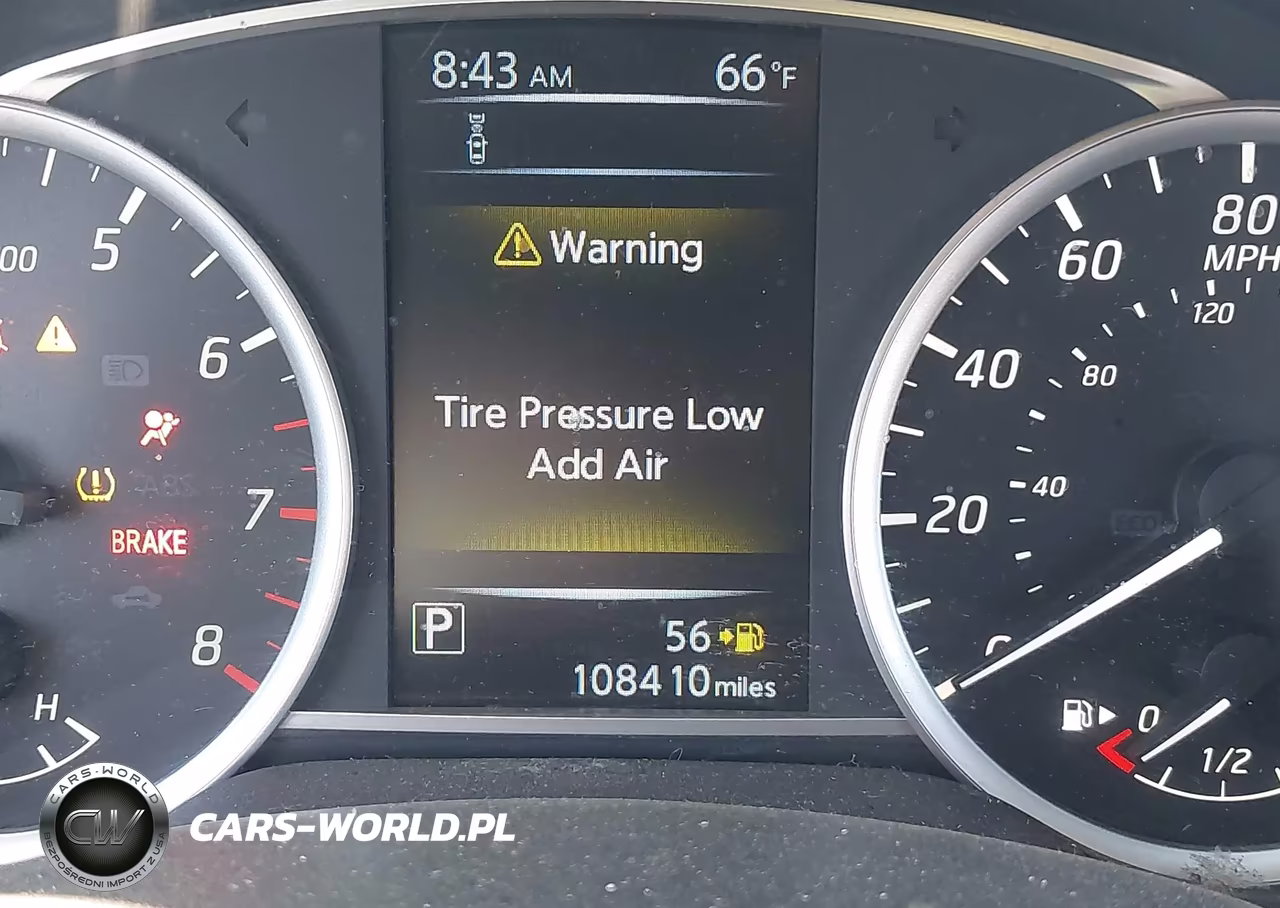 2018 Nissan Sentra S VIN:3N1AB7AP3JY313301 - 16