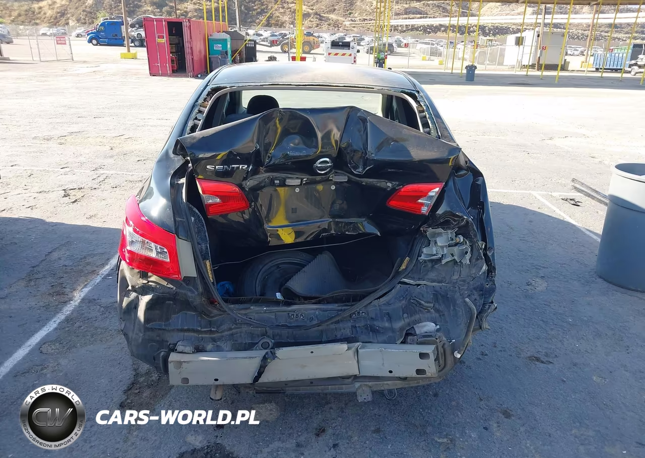 2018 Nissan Sentra S VIN:3N1AB7AP3JY313301 - 17