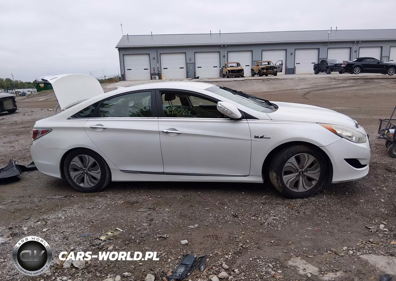 2013 Hyundai Sonata Hybrid Limited VIN:KMHEC4A47DA084318 - 12
