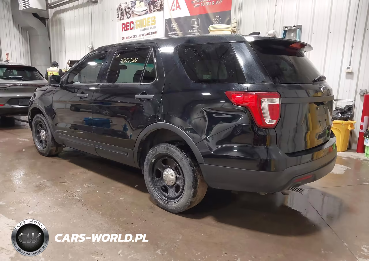2017 Ford Utility Police Interceptor VIN:1FM5K8AT9HGA63622 - 3