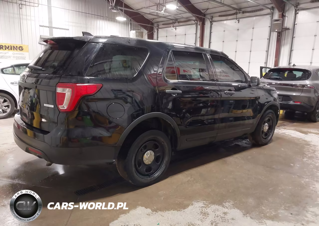2017 Ford Utility Police Interceptor VIN:1FM5K8AT9HGA63622 - 4