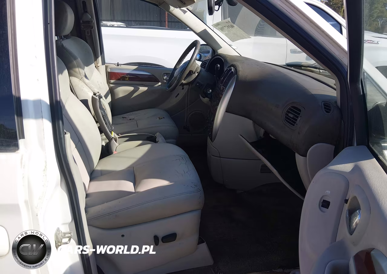 2005 Chrysler Town & Country Limited VIN:2C4GP64LX5R136893 - 5