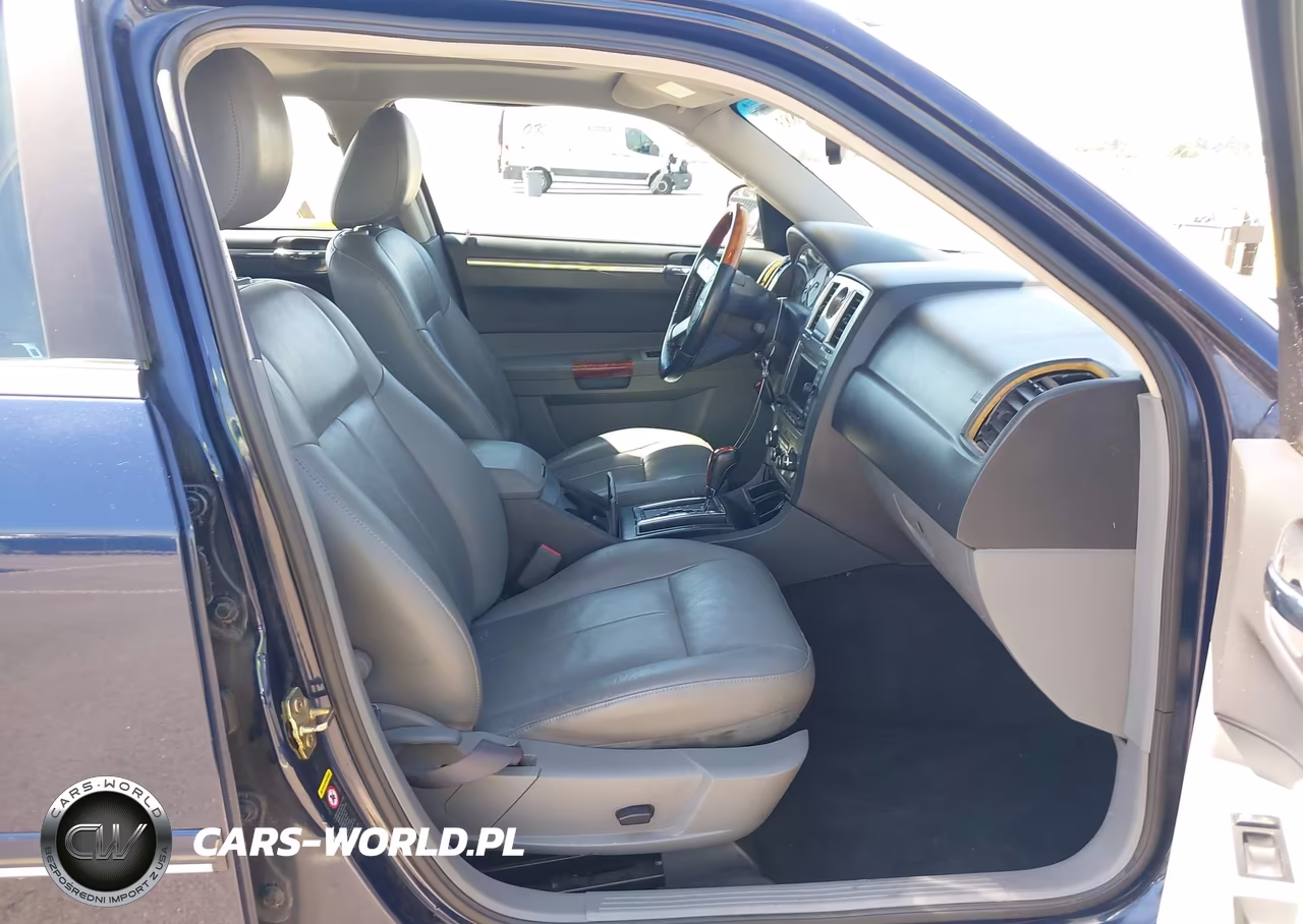 2005 Chrysler 300 Touring VIN:2C3AA53G05H160166 - 5