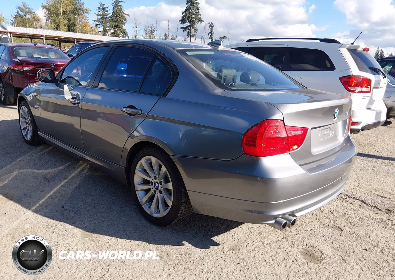 2011 BMW 328I xDrive VIN:WBAPK7G53BNN77661 - 3