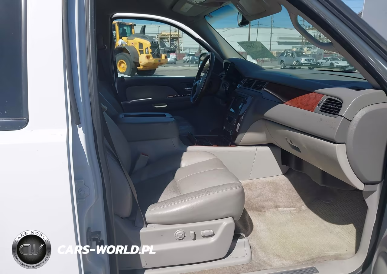 2008 Chevrolet Suburban 1500 Ltz VIN:1GNFC16068R105607 - 5