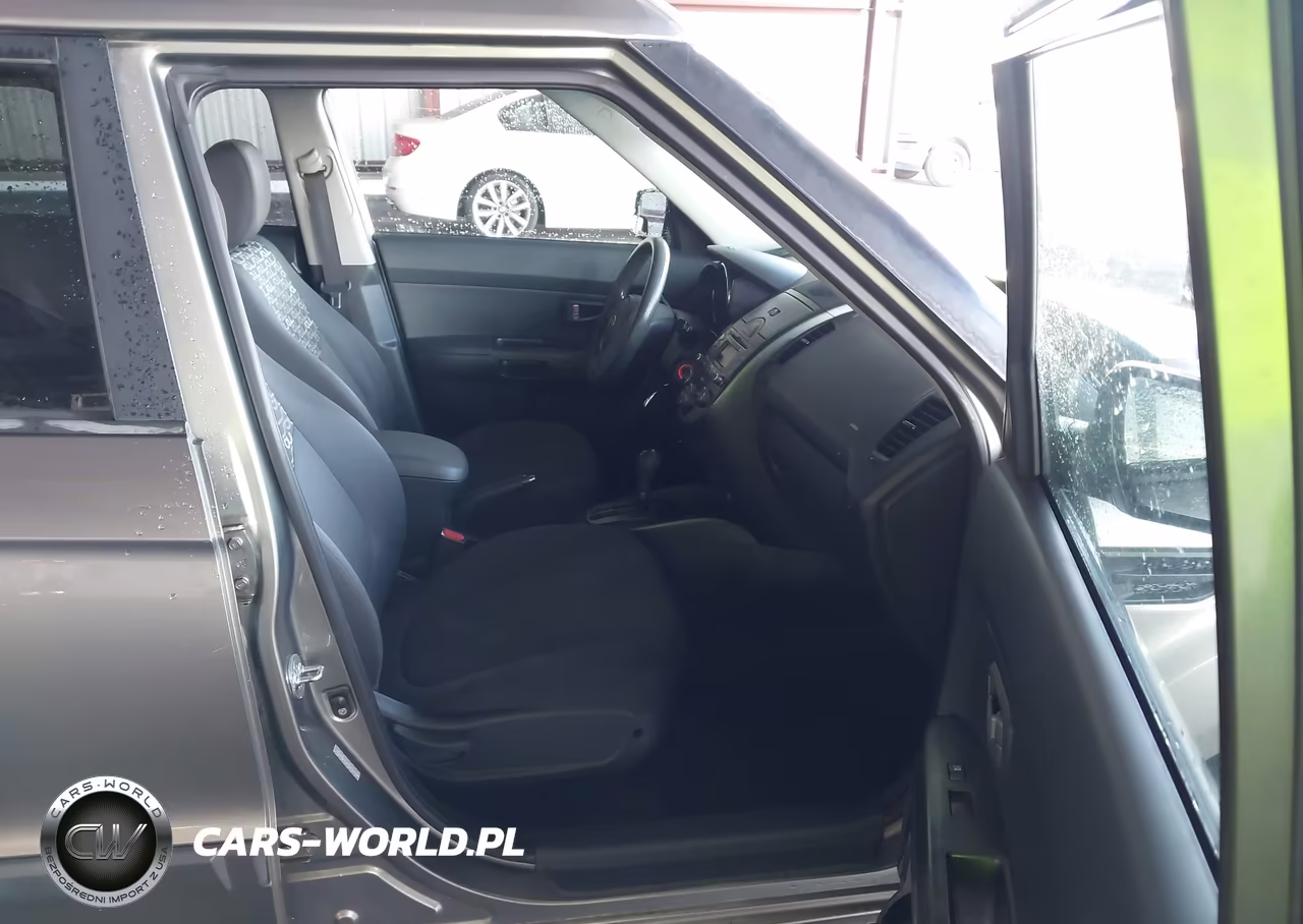2010 Kia Soul + VIN:KNDJT2A22A7129051 - 5