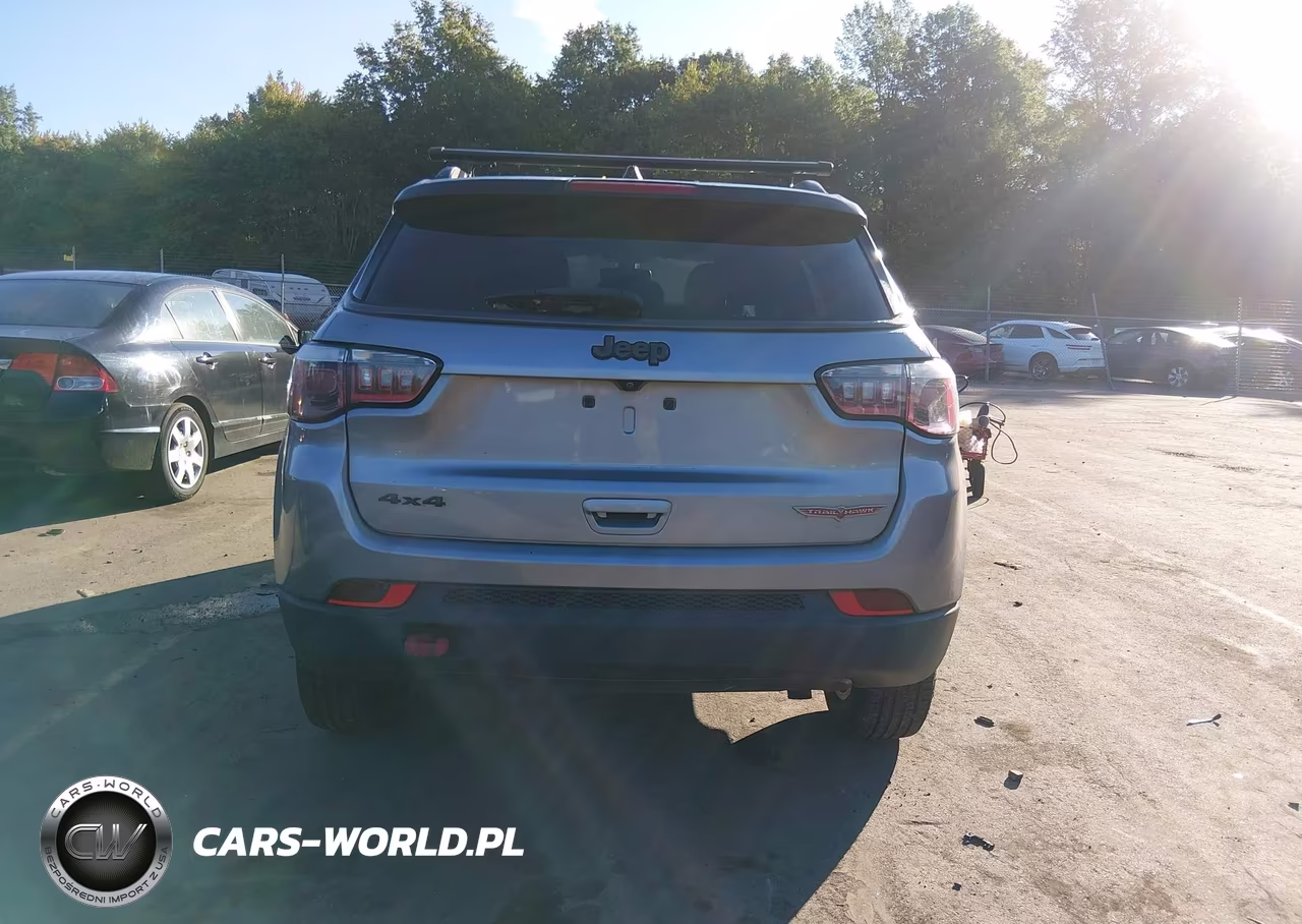 2018 Jeep Compass Trailhawk 4X4 VIN:3C4NJDDB5JT413042 - 16