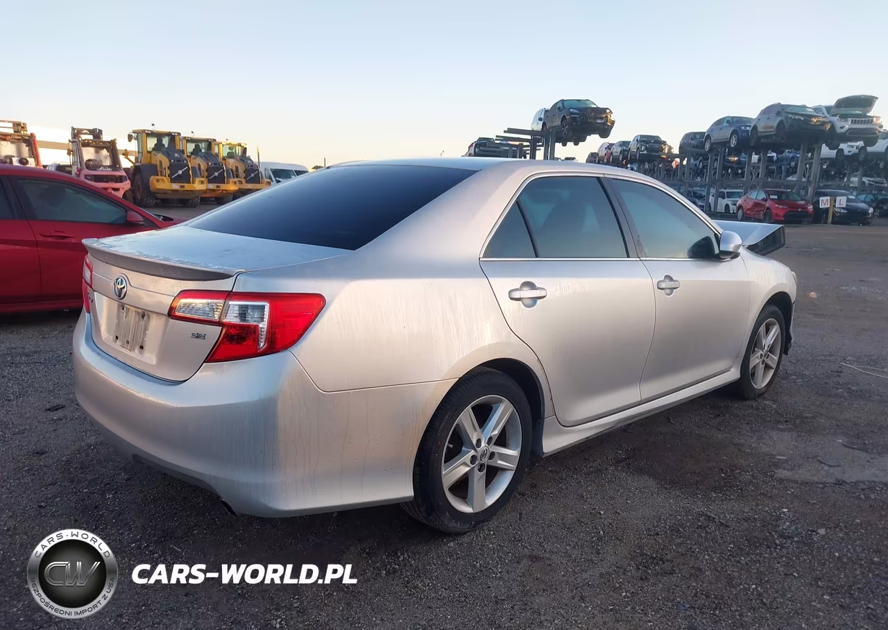 2014 Toyota Camry Se VIN:4T1BF1FK8EU311404 - 4