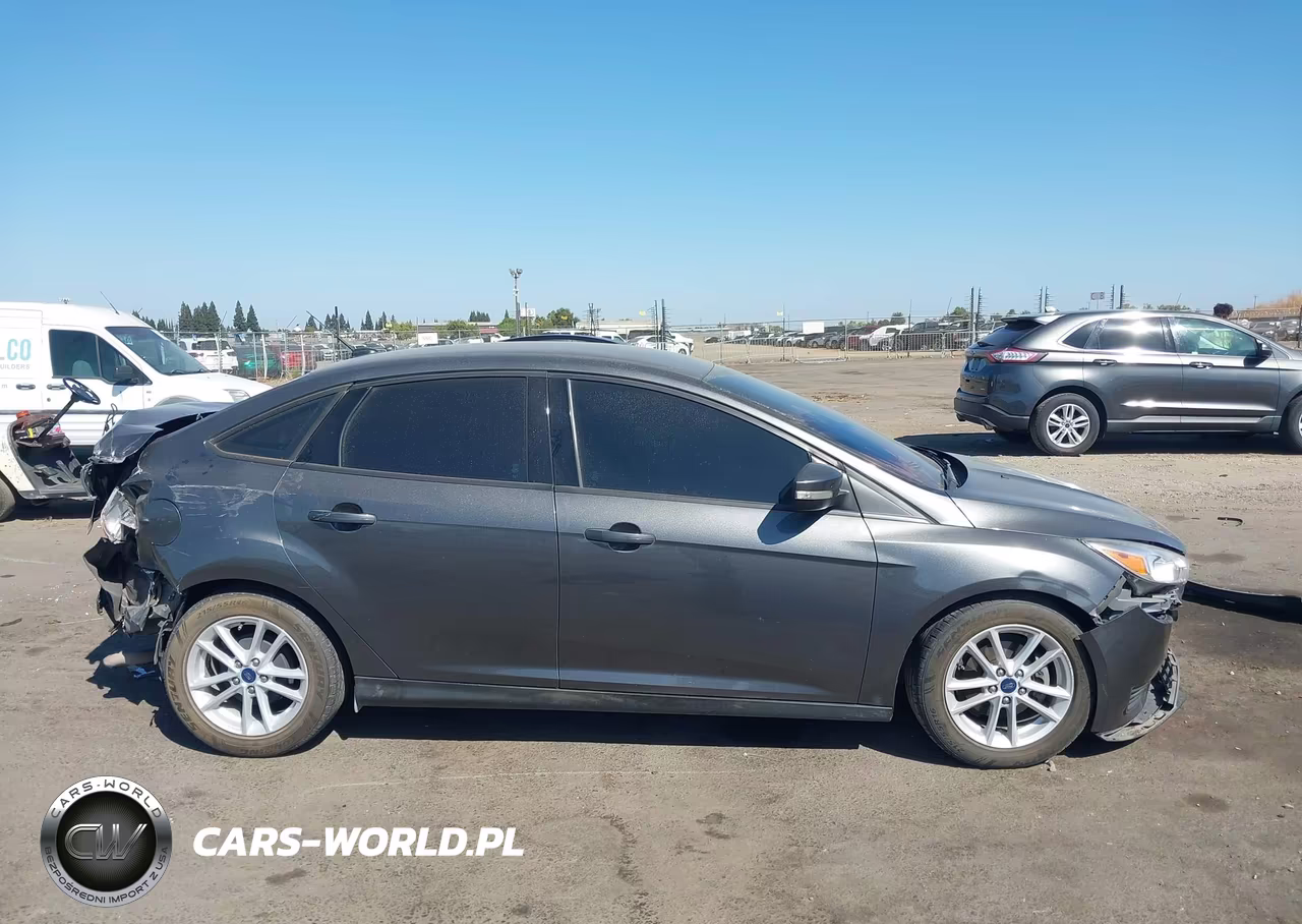 2017 Ford Focus Se VIN:1FADP3F23HL300090 - 13