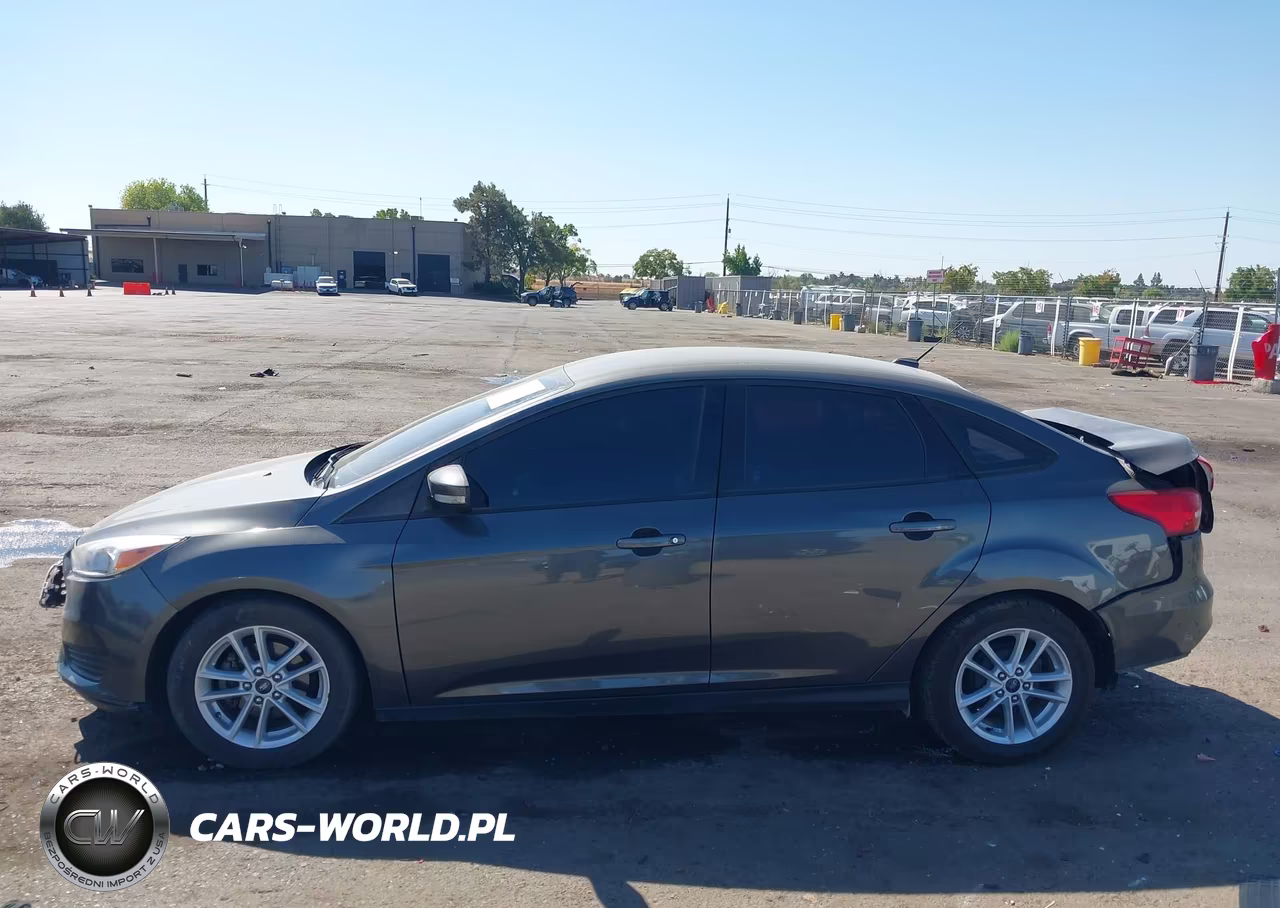 2017 Ford Focus Se VIN:1FADP3F23HL300090 - 14