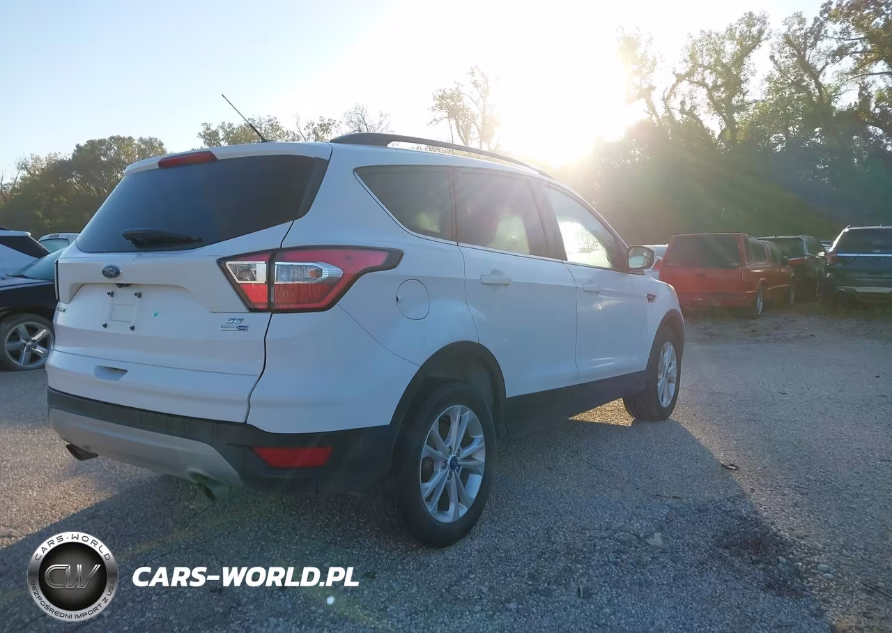 2018 Ford Escape Se VIN:1FMCU9GD7JUC49822 - 4