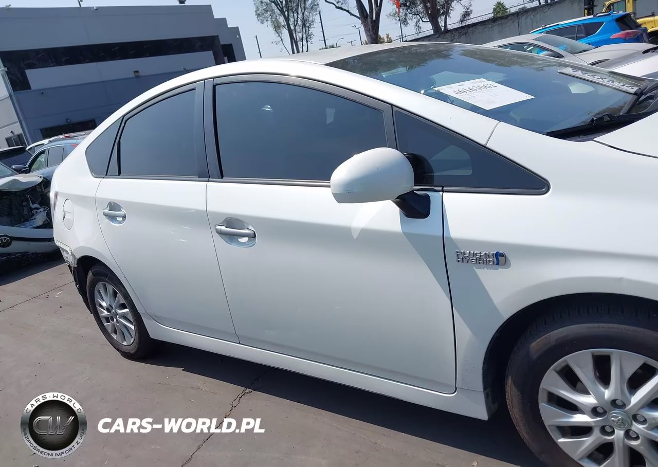 2014 Toyota Prius Plug-In VIN:JTDKN3DP8E3056308 - 13