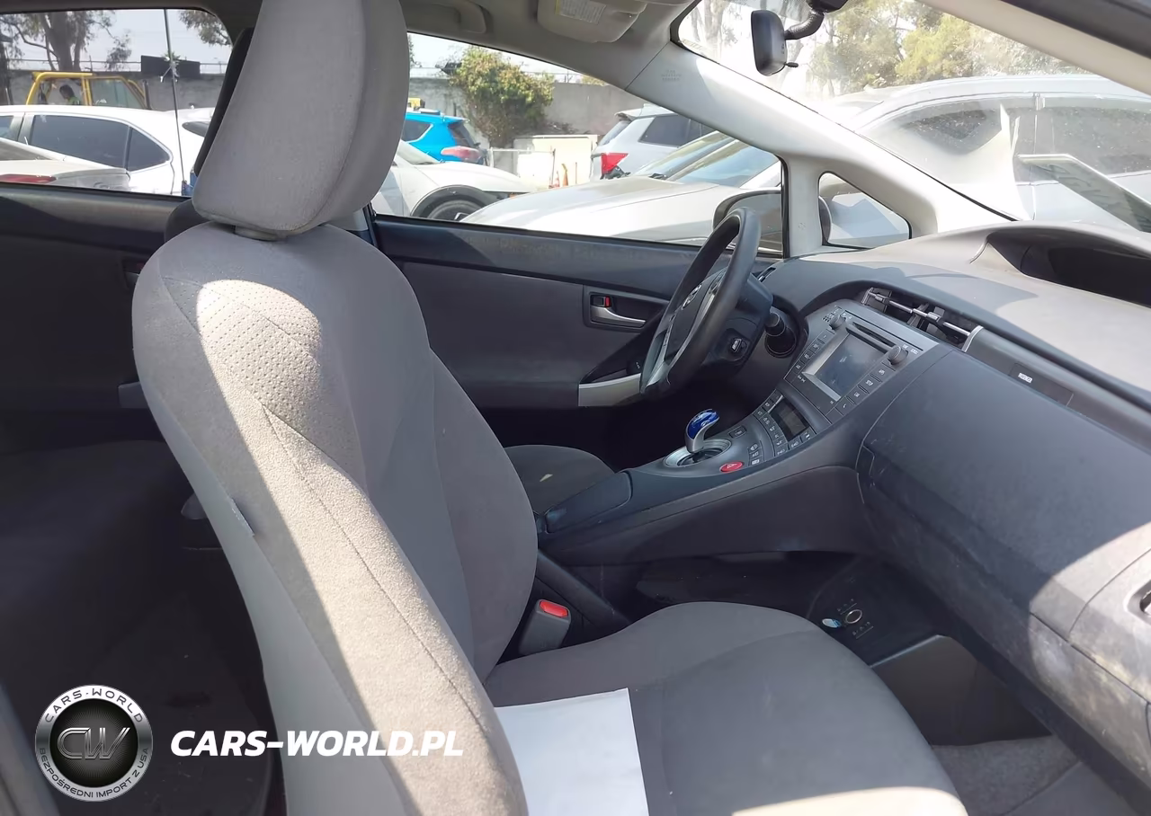 2014 Toyota Prius Plug-In VIN:JTDKN3DP8E3056308 - 5