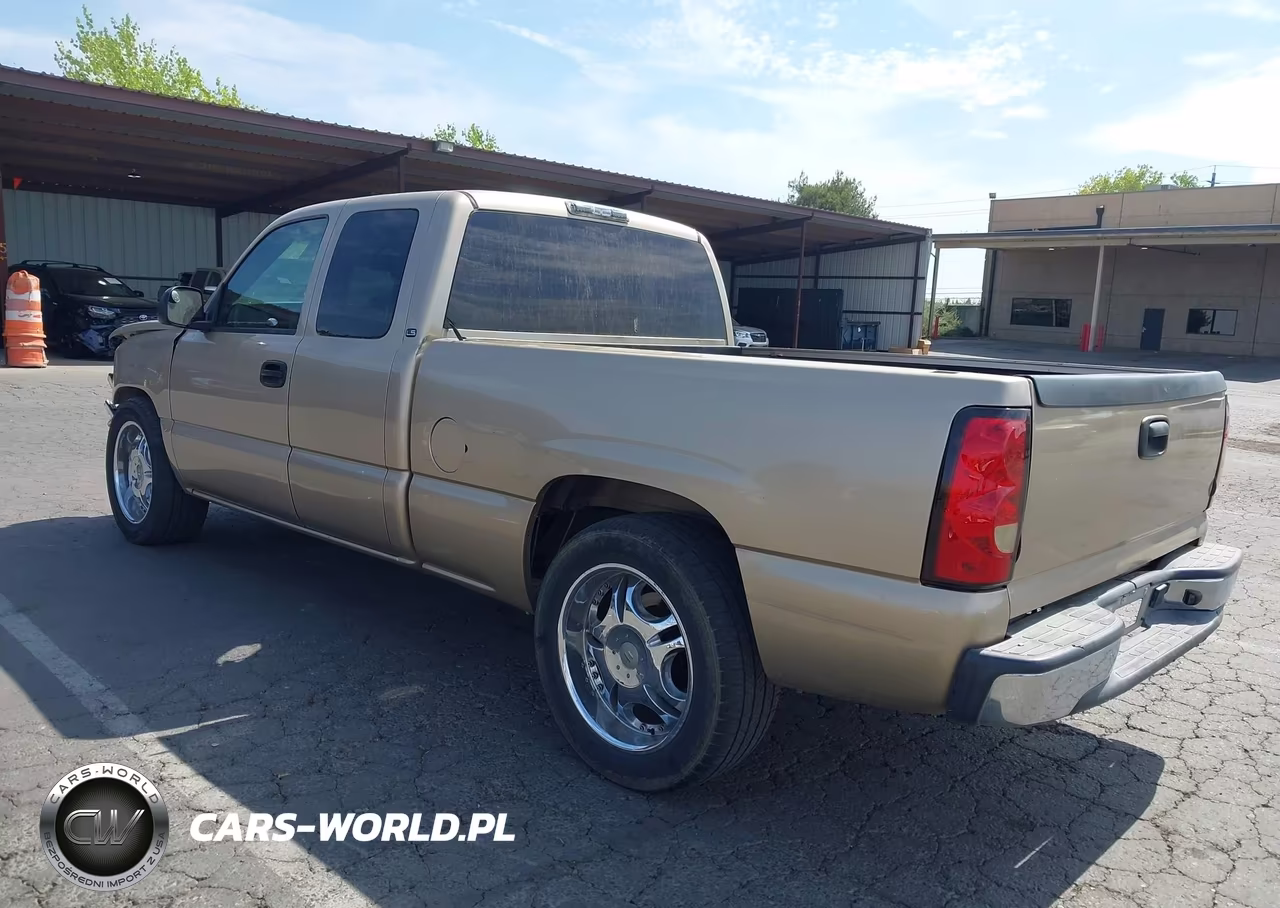 2004 Chevrolet Silverado 1500 Ls VIN:2GCEC19V941158462 - 3