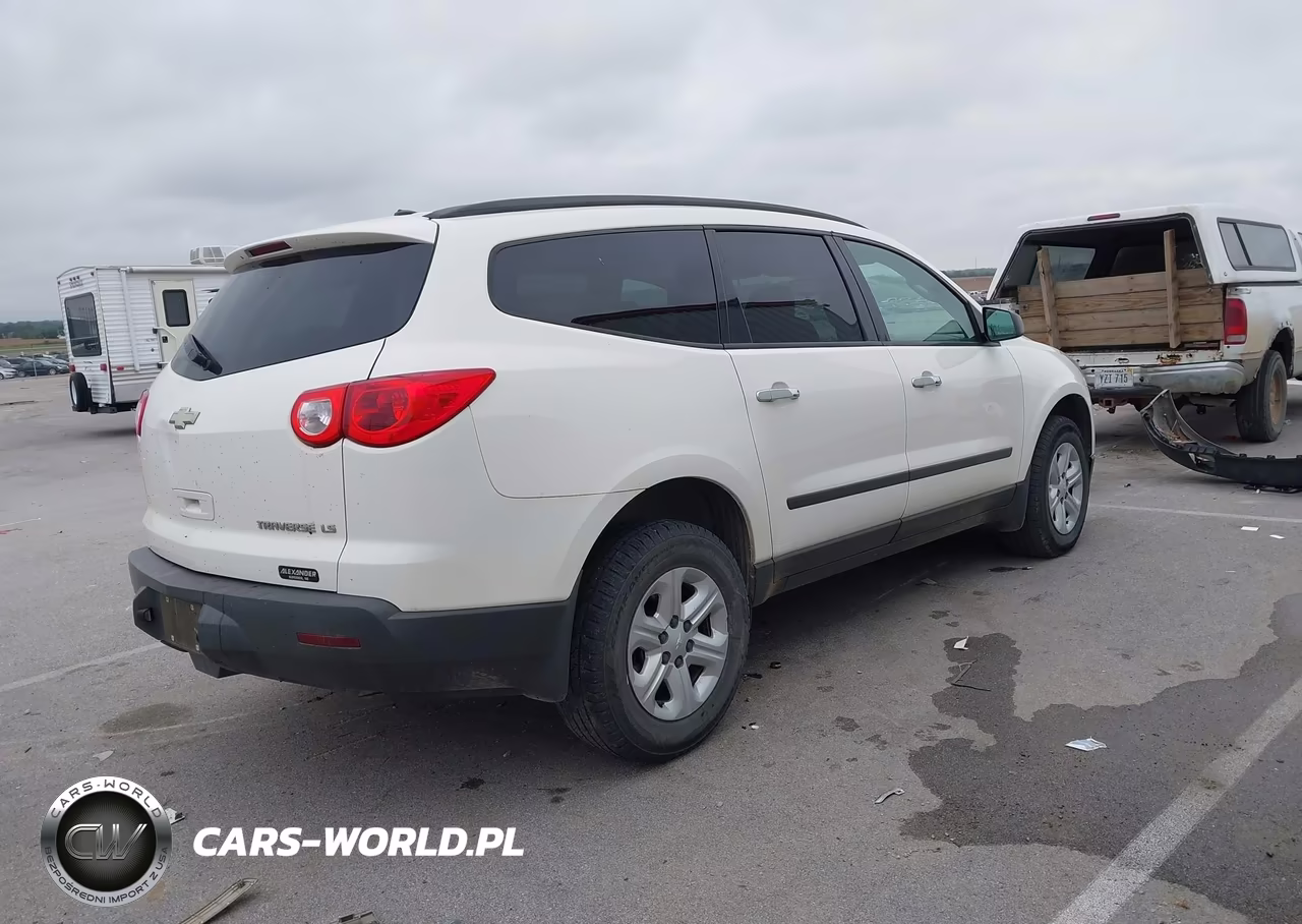 2011 Chevrolet Traverse Ls VIN:1GNKREED1BJ411774 - 4