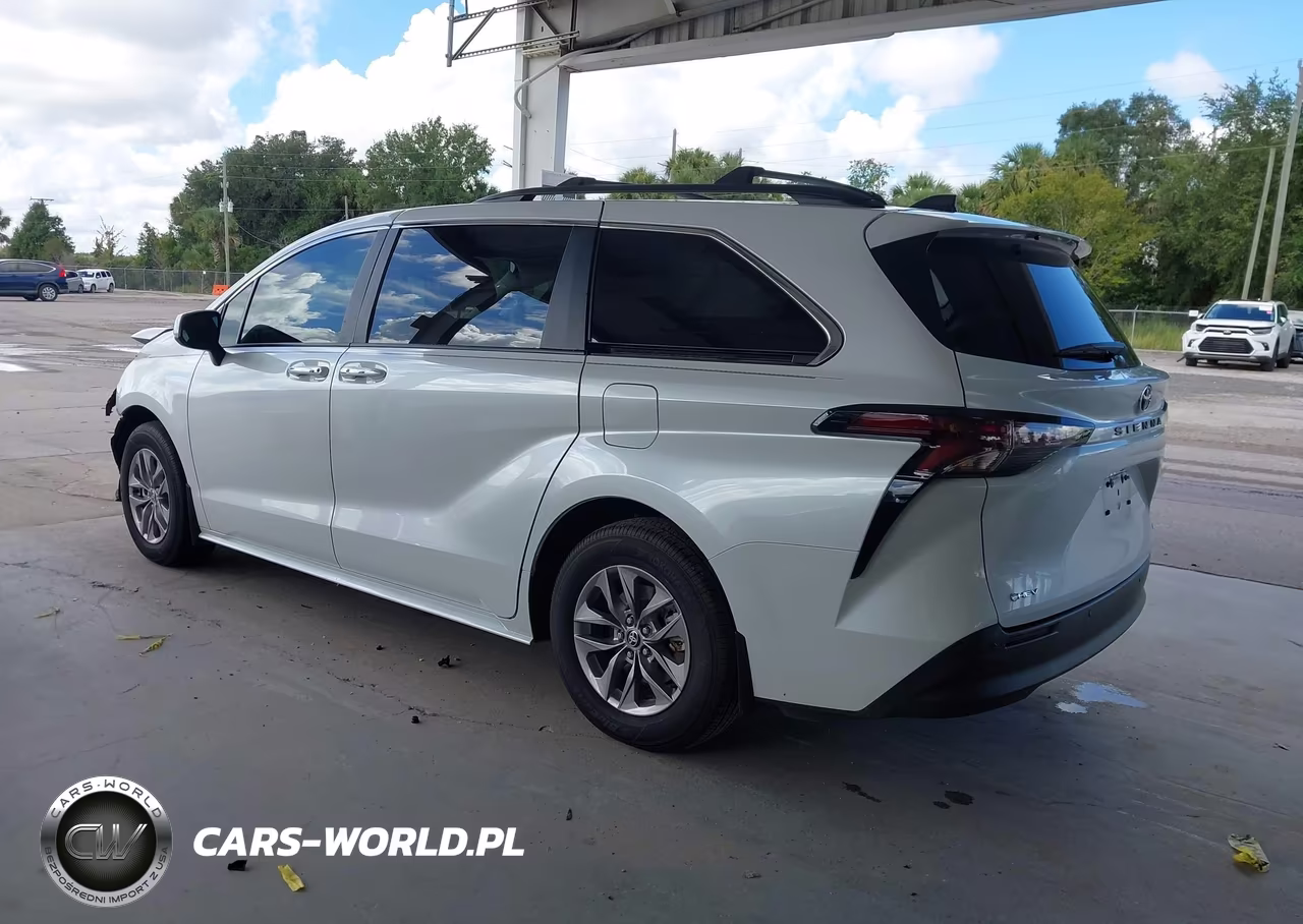 2025 Toyota Sienna Xle VIN:5TDYRKEC5SS278853 - 3