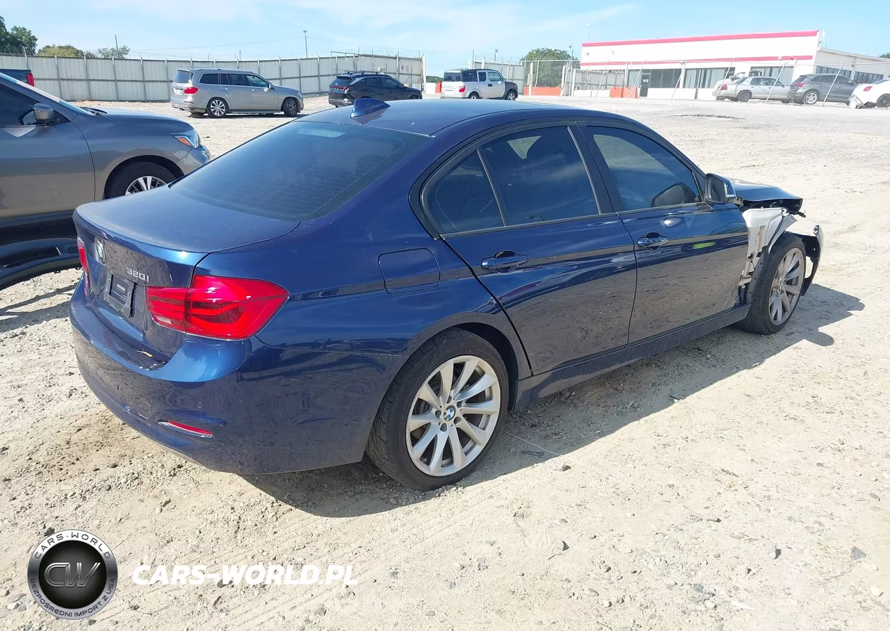 2017 BMW 320I xDrive VIN:WBA8E5G36HNU45095 - 4