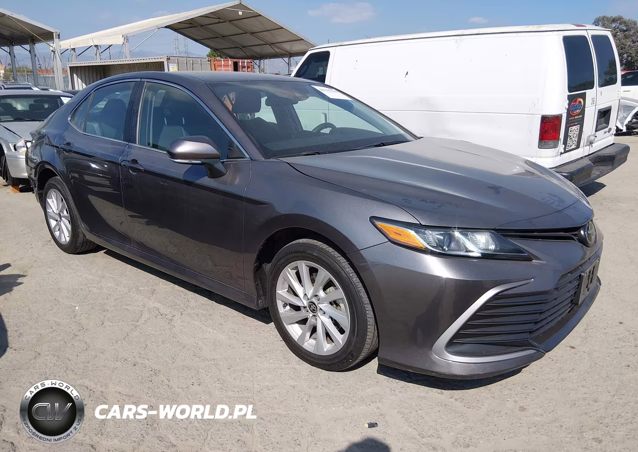 2024 Toyota Camry Le