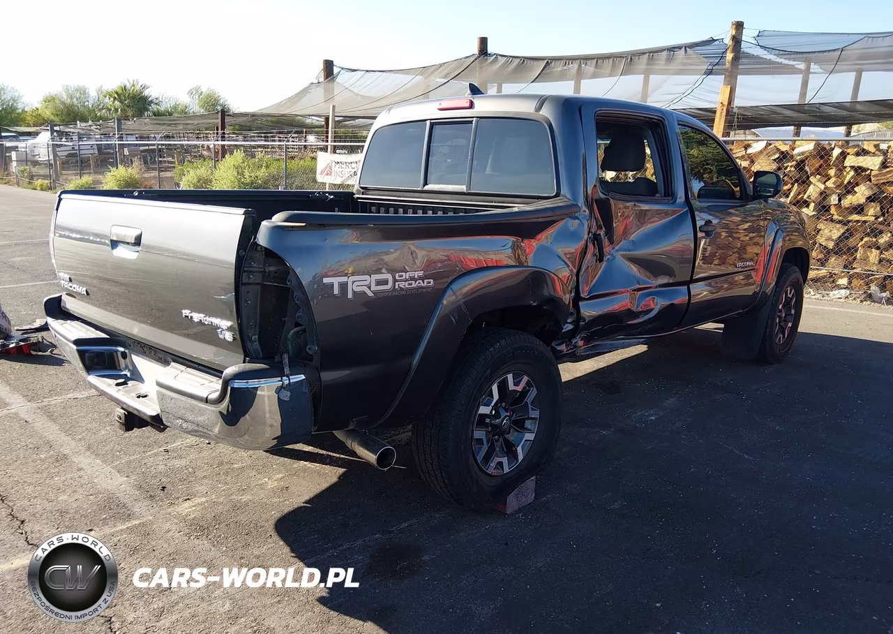 2013 Toyota Tacoma Prerunner V6 VIN:3TMJU4GN2DM144721 - 4