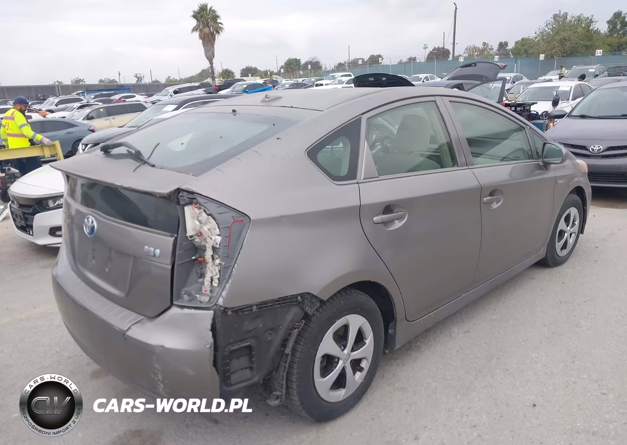 2012 Toyota Prius Three VIN:JTDKN3DU9C5391097 - 4