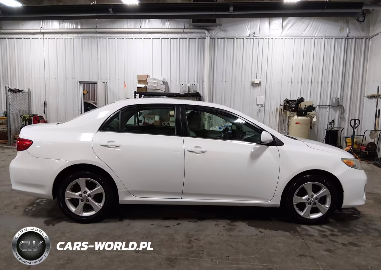 2013 Toyota Corolla Le VIN:5YFBU4EE6DP147329 - 13